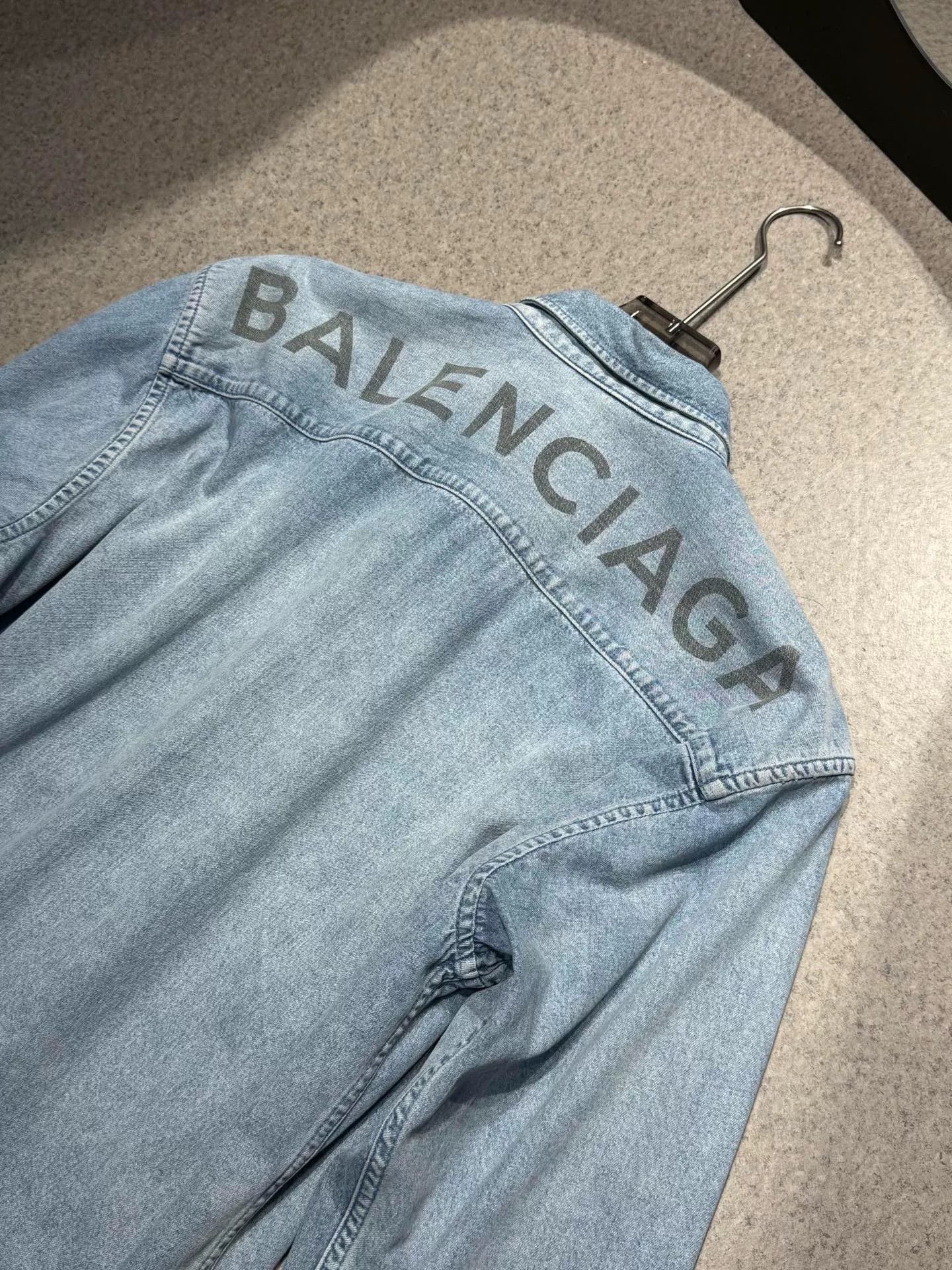 Balenciaga Balenciaga Washed Blue Denim Jacket Size US S / EU 44-46 / 1 - 5 Thumbnail