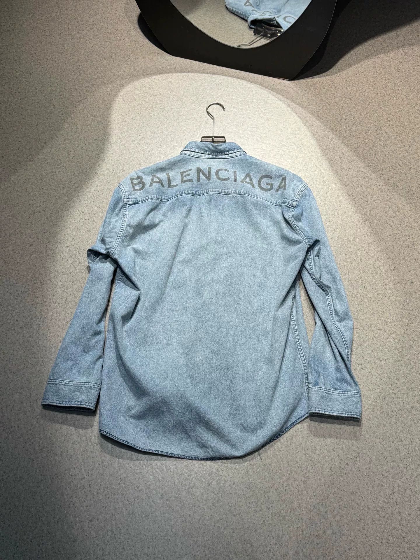 Balenciaga Balenciaga Washed Blue Denim Jacket Size US S / EU 44-46 / 1 - 4 Thumbnail
