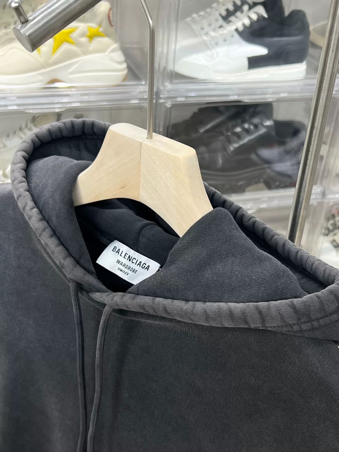 Balenciaga Balenciaga Distressed Embroidered Hoodie XS Size US XS / EU 42 / 0 - 2 Thumbnail