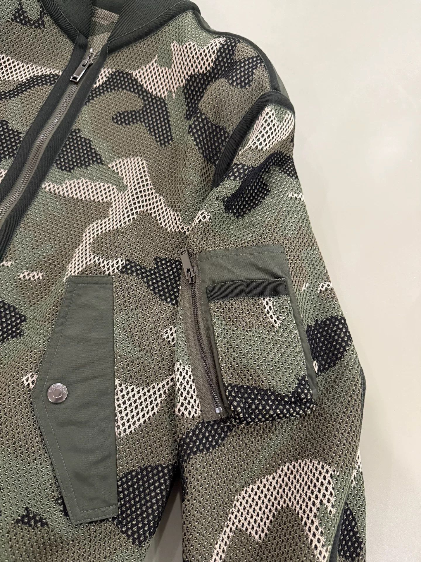 Valentino VALENTINO Camouflage Jacket Outerwear Size US S / EU 44-46 / 1 - 5 Thumbnail