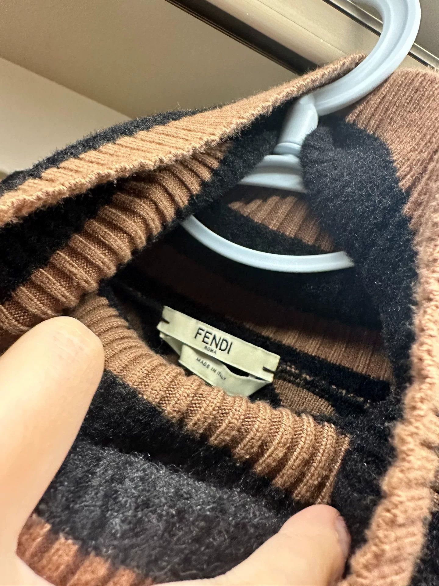 Fendi fendi logo poncho sweater in brown tones Size US M / EU 48-50 / 2 - 6 Thumbnail