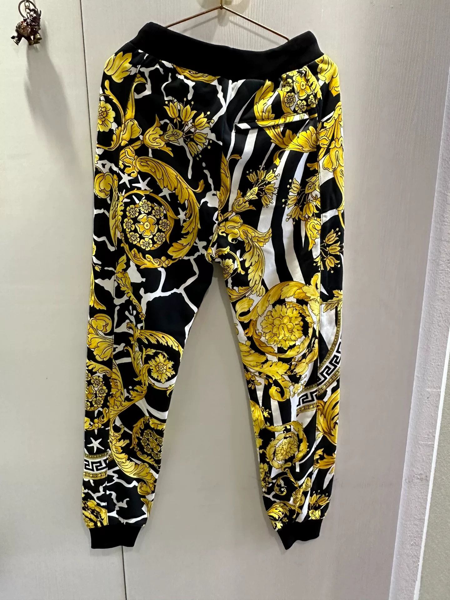 Versace black and gold baroque print long pants Size US 36 / EU 52 - 2 Thumbnail