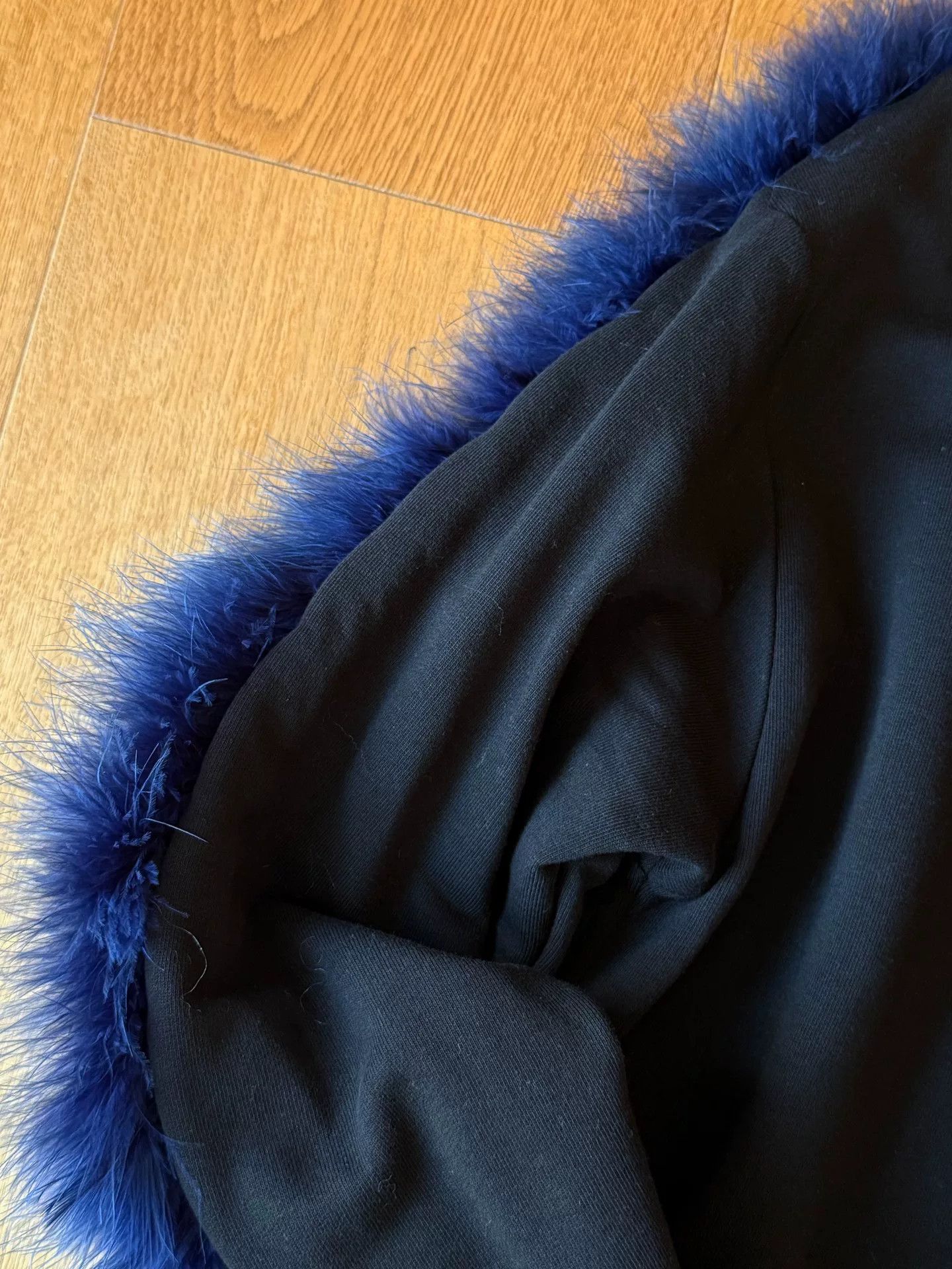 Dries Van Noten dries van noten black sweatshirt with fur trim Size US M / EU 48-50 / 2 - 2 Thumbnail