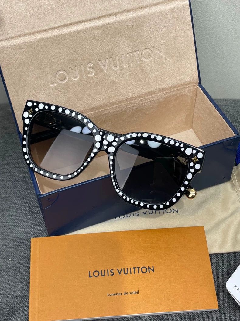 Louis Vuitton LV Kusama Collaboration Sunglasses Size ONE SIZE - 3 Thumbnail