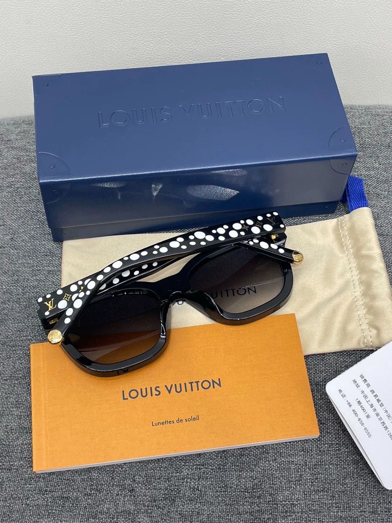 Louis Vuitton LV Kusama Collaboration Sunglasses Size ONE SIZE - 4 Thumbnail