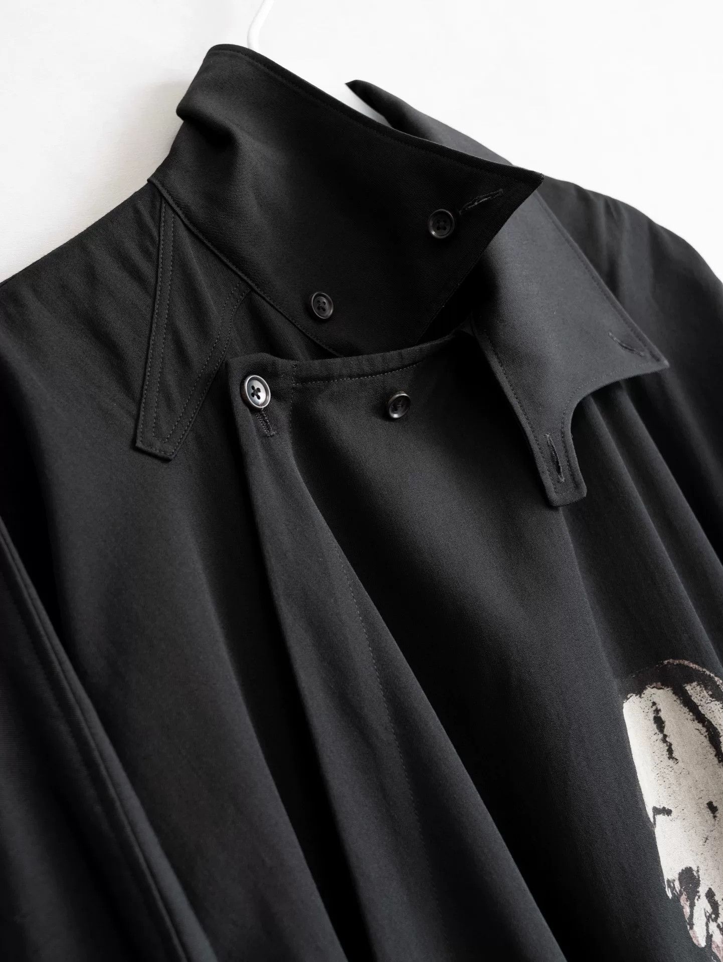 Yohji Yamamoto Yohji Yamamoto Black Long Robe With Print Size US S / EU 44-46 / 1 - 4 Thumbnail