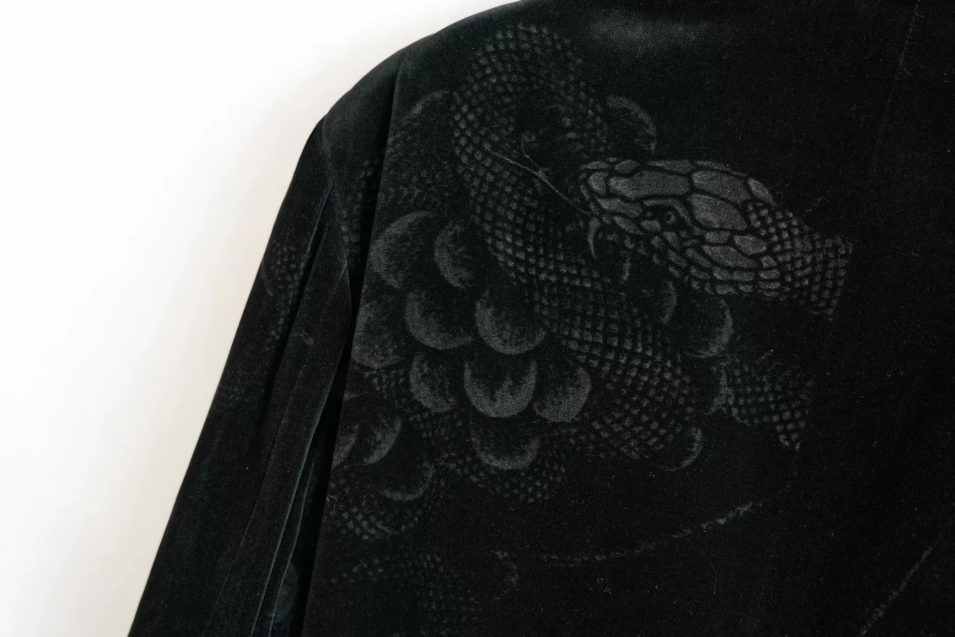 Yohji Yamamoto yohji yamamoto velvet jacket with grapes design Size US M / EU 48-50 / 2 - 7 Thumbnail