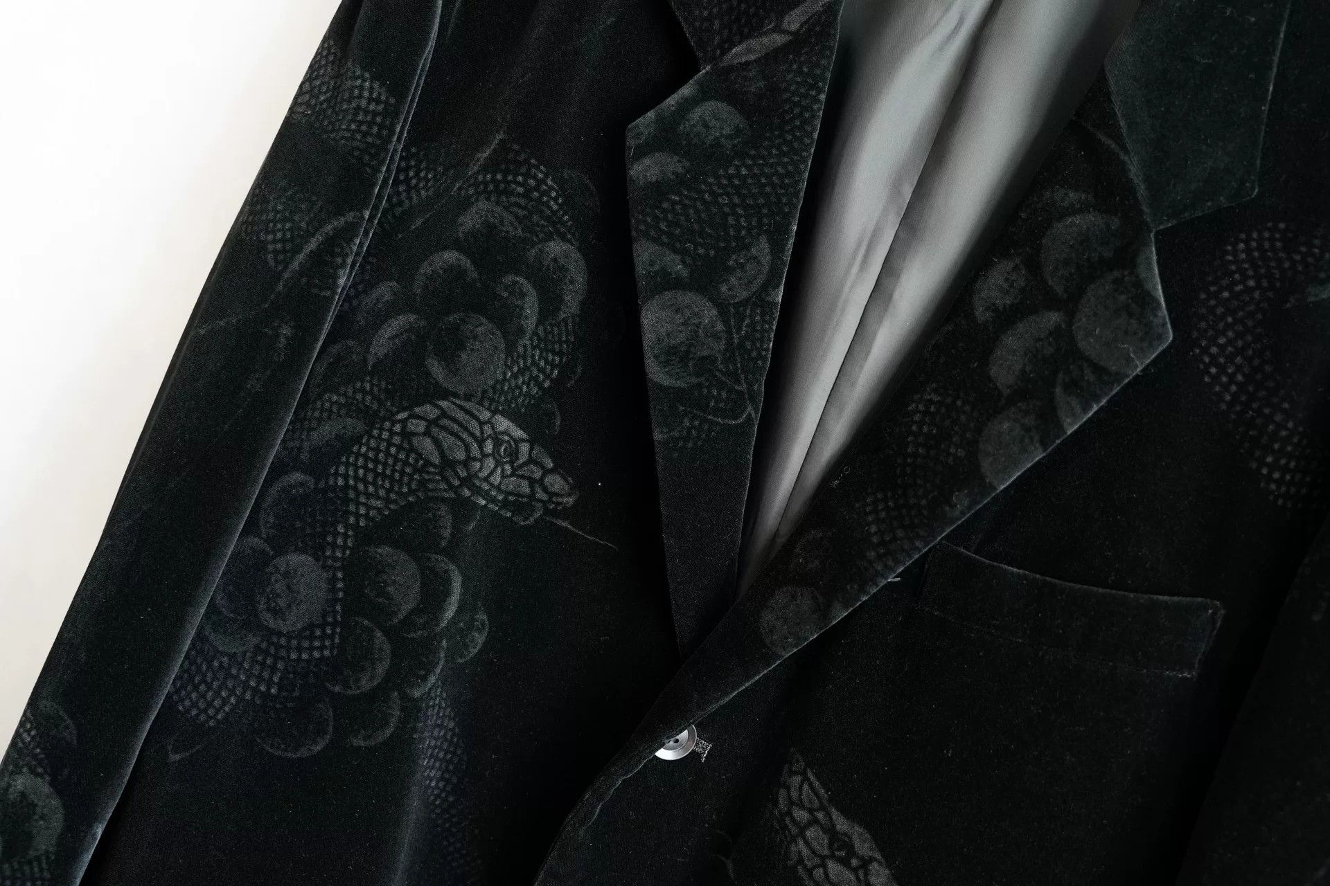 Yohji Yamamoto yohji yamamoto velvet jacket with grapes design Size US M / EU 48-50 / 2 - 6 Thumbnail