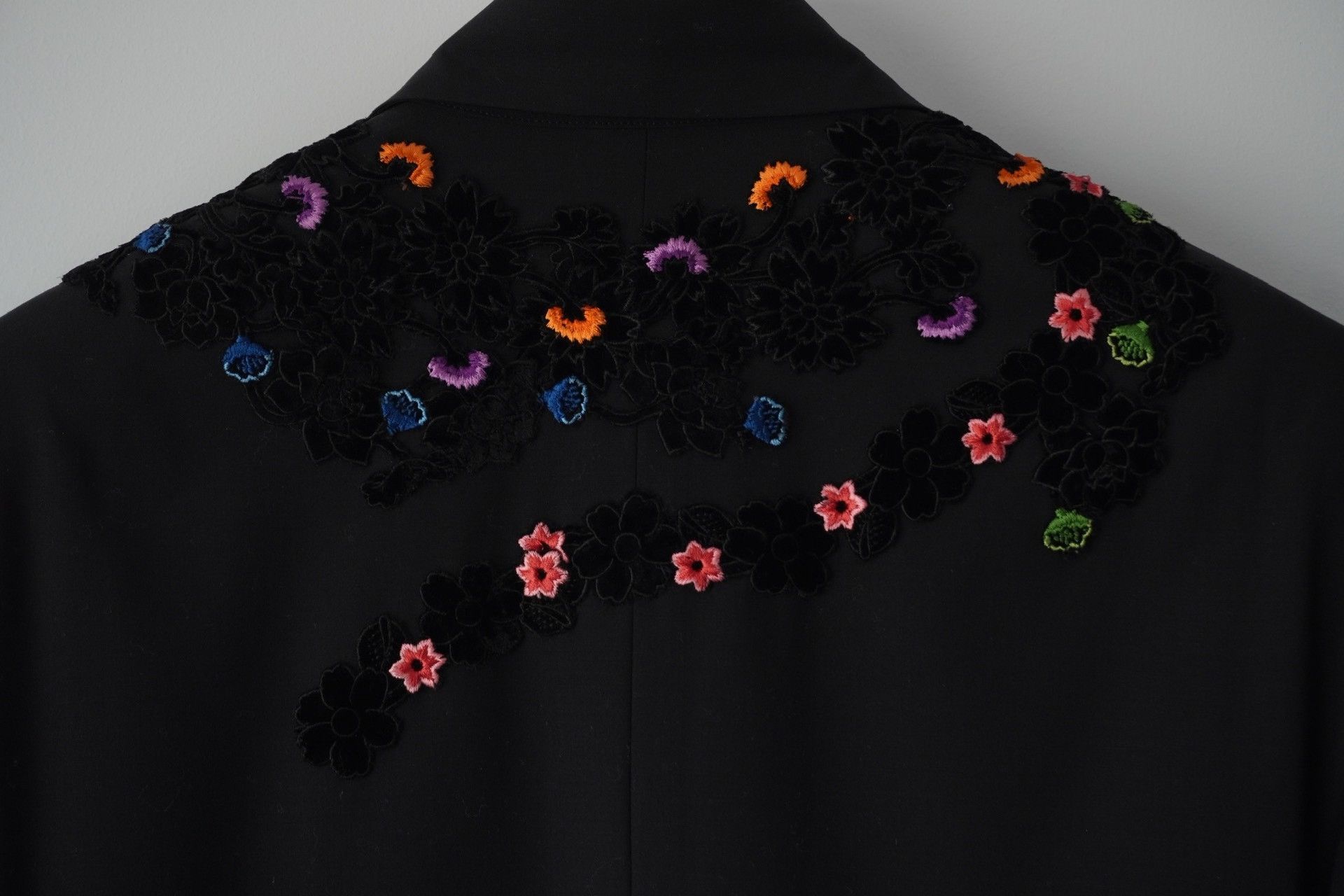 Yohji Yamamoto handmade floral velvet embroidered jacket Size US M / EU 48-50 / 2 - 5 Thumbnail