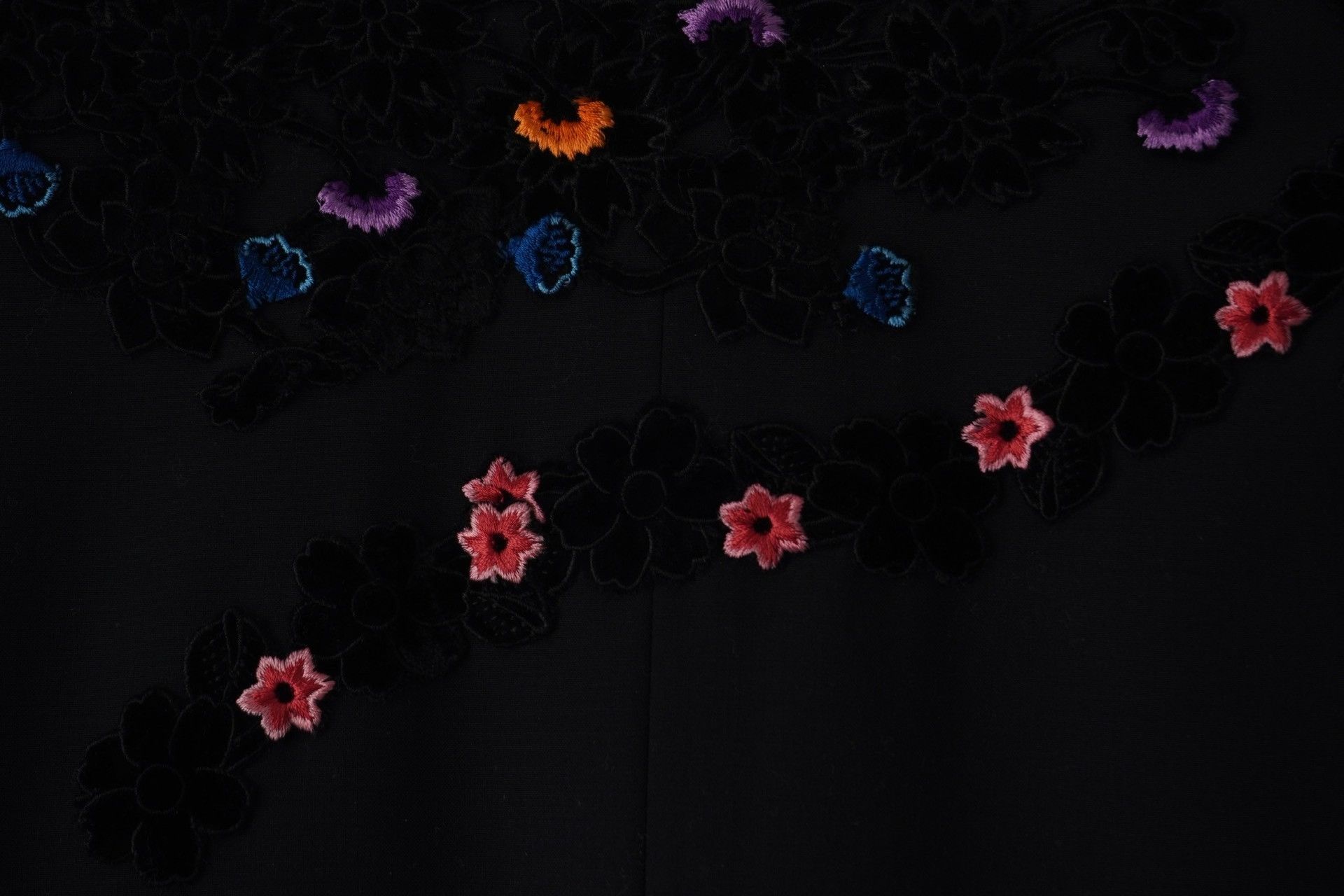 Yohji Yamamoto handmade floral velvet embroidered jacket Size US M / EU 48-50 / 2 - 6 Thumbnail