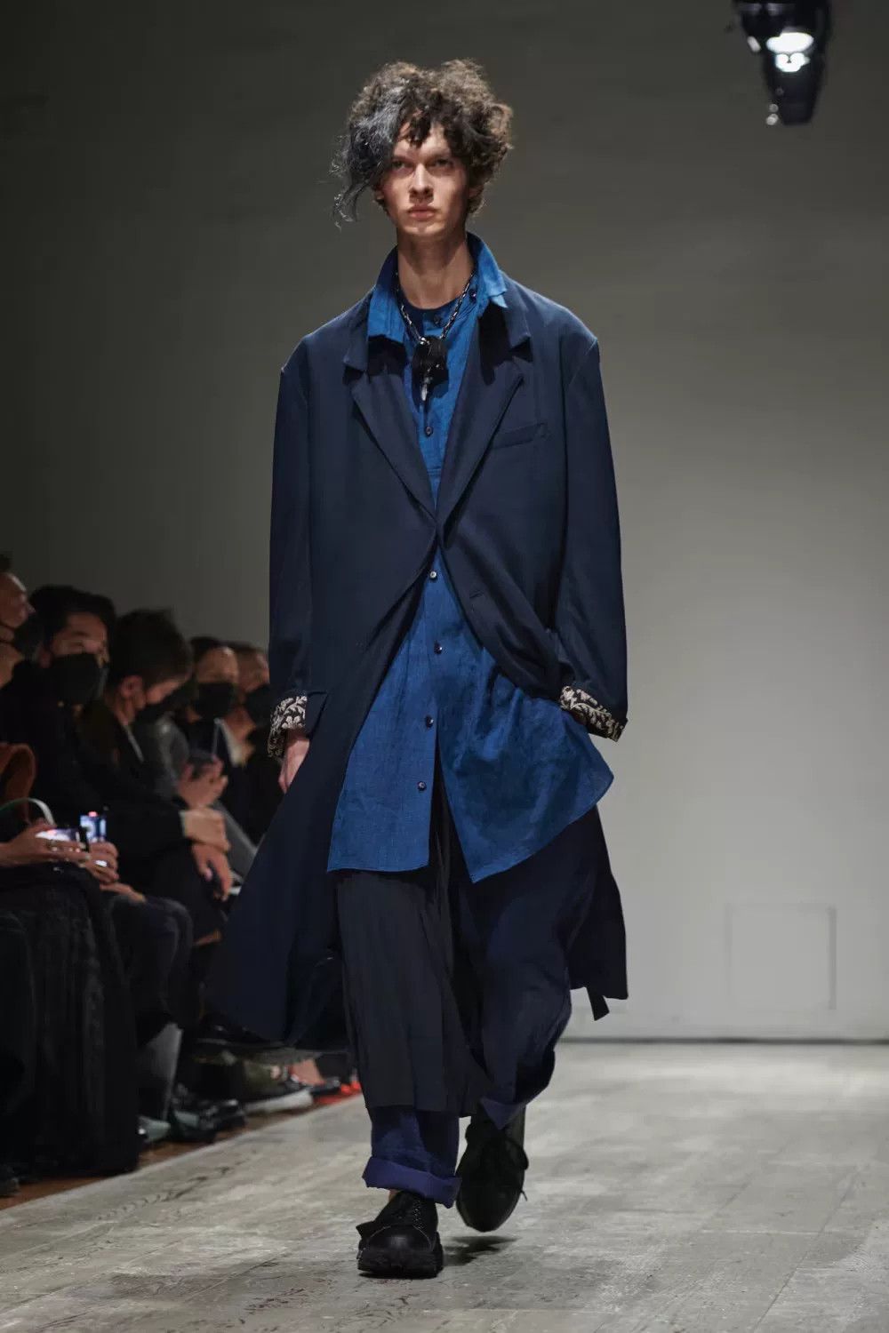 Yohji Yamamoto Yohji Yamamoto Silk Denim Coat Size M / US 6-8 / IT 42-44 - 2 Thumbnail