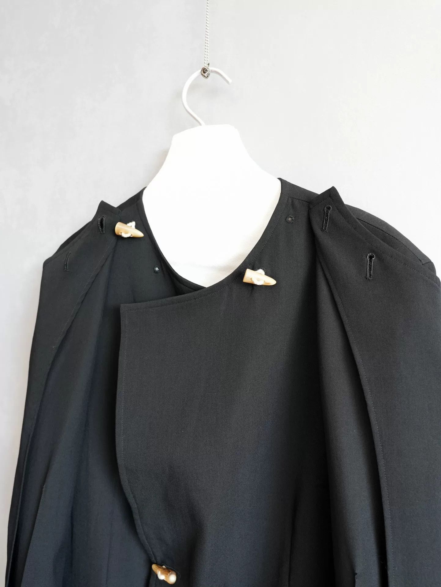 Yohji Yamamoto black double-breasted horn-button coat Size US M / EU 48-50 / 2 - 6 Thumbnail