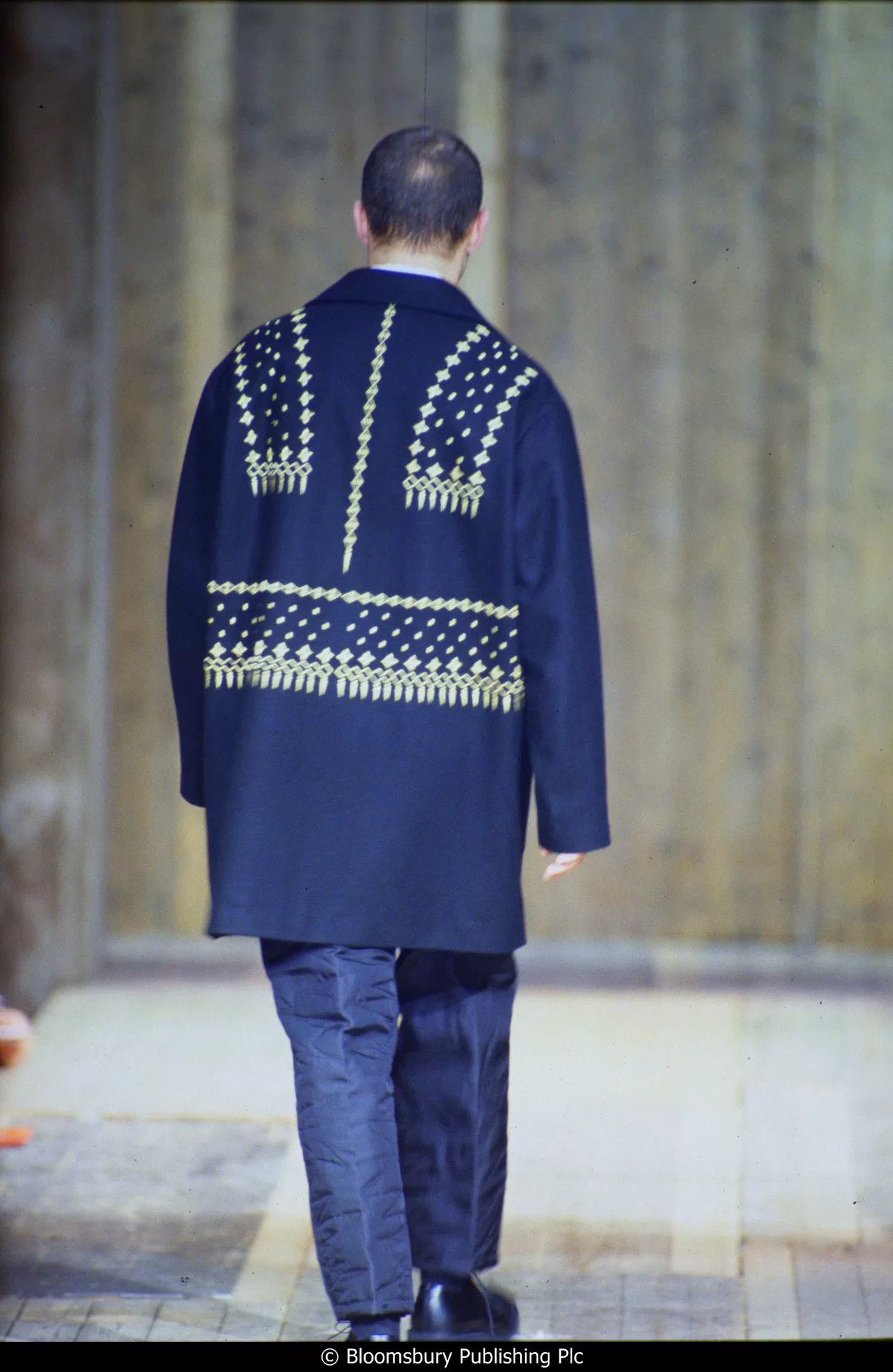 Yohji Yamamoto Yohji Yamamoto Embroidered Long Coat Size US M / EU 48-50 / 2 - 3 Thumbnail