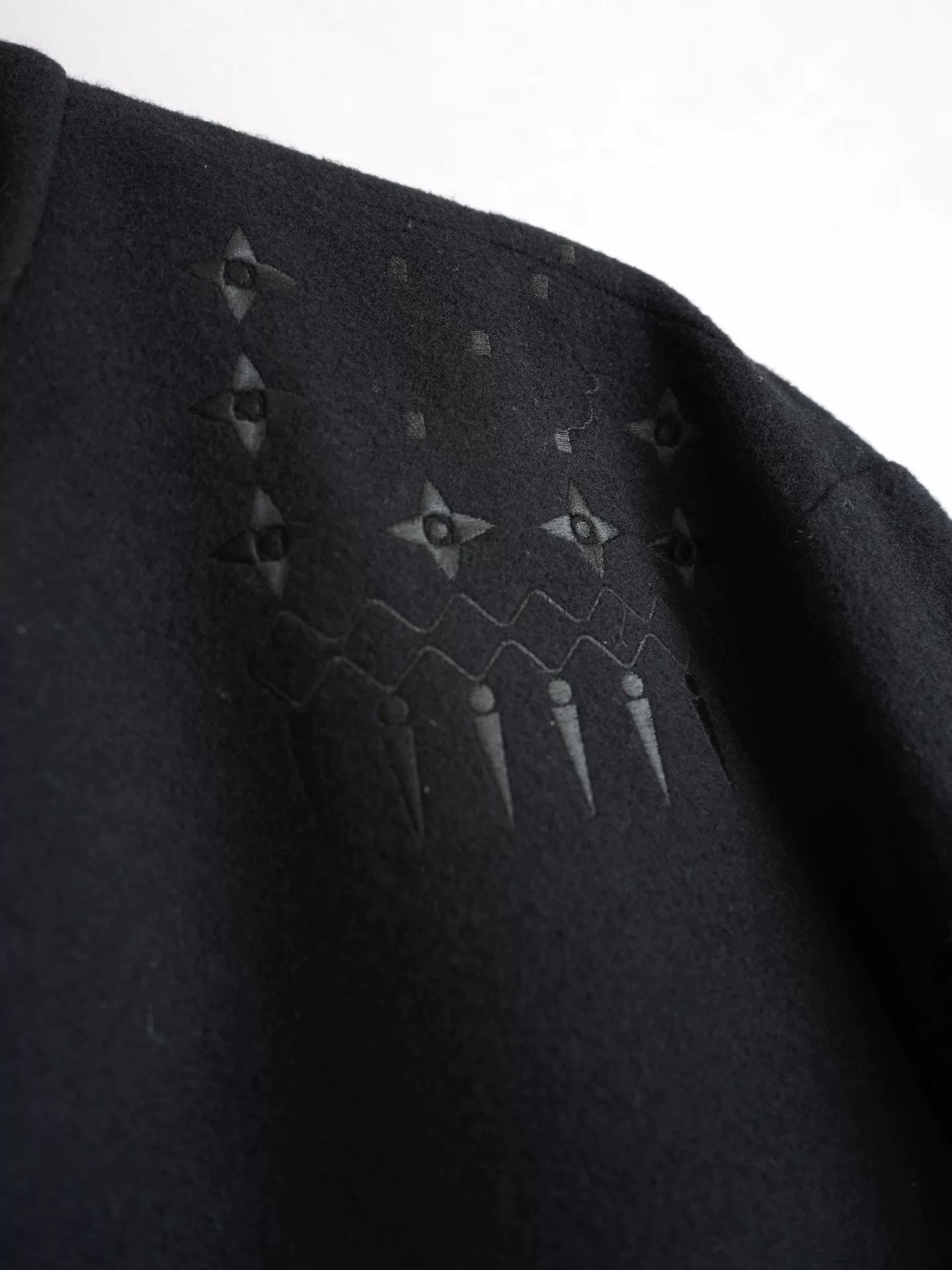 Yohji Yamamoto Yohji Yamamoto Embroidered Long Coat Size US M / EU 48-50 / 2 - 6 Thumbnail