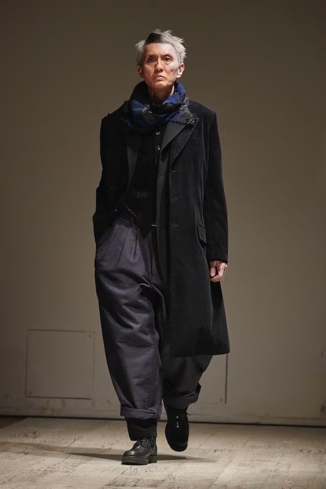 Yohji Yamamoto black corduroy coat by yohji yamamoto Size US M / EU 48-50 / 2 - 4 Thumbnail