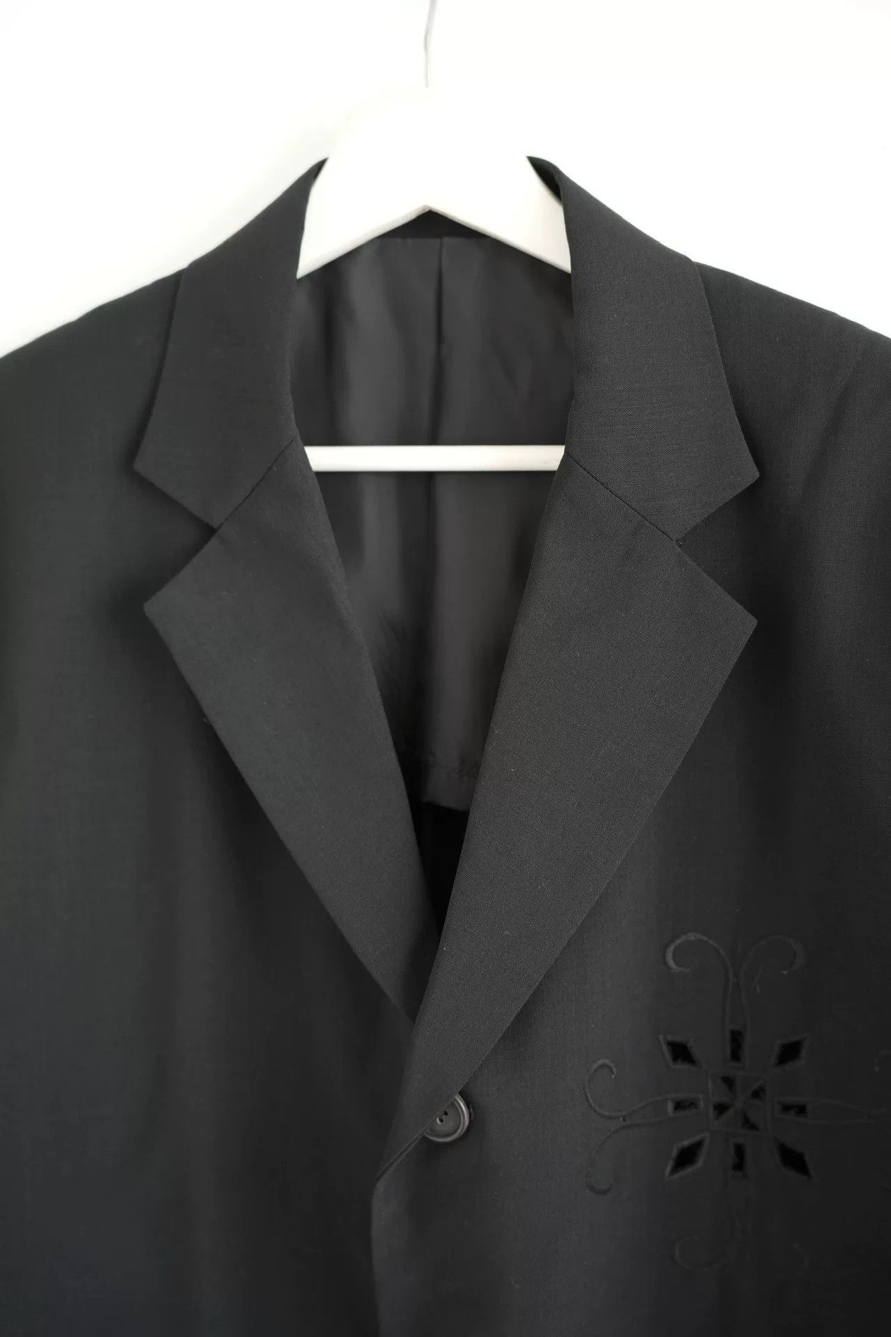 Yohji Yamamoto Yohji Yamamoto Black Blazer with Floral Detail Size US S / EU 44-46 / 1 - 4 Thumbnail