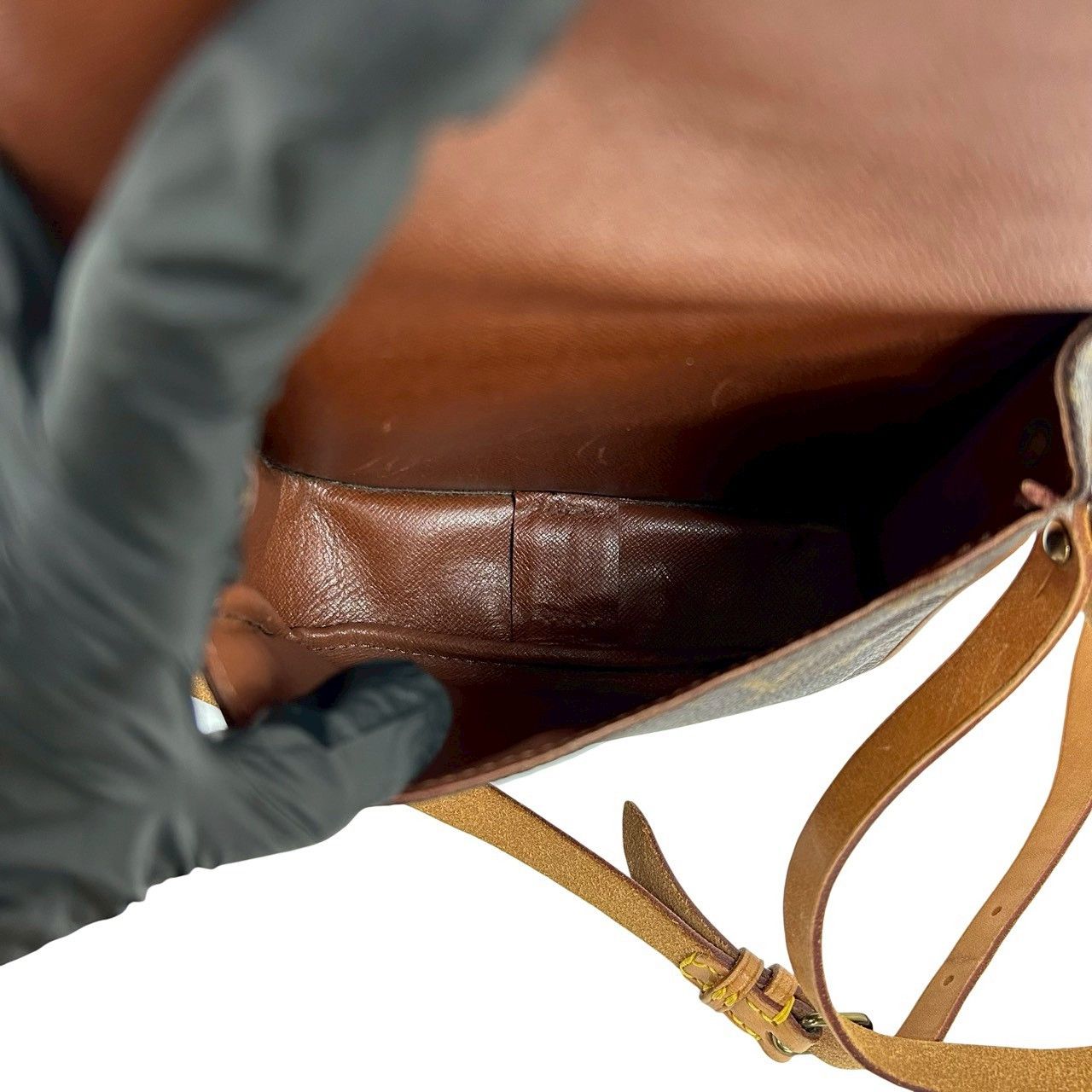 Louis Vuitton Louis Vuitton Louis Vuitton Cartouchiere Monogram Leather Shoulder Bag Canvas Shoulder Bag DUTY FREE for USA Size ONE SIZE - 10 Thumbnail