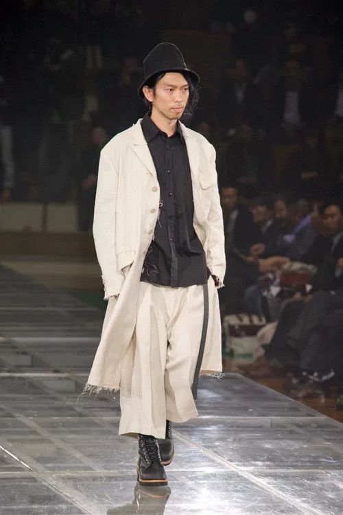 Yohji Yamamoto Yohji Yamamoto Black Distressed Coat Size US S / EU 44-46 / 1 - 3 Thumbnail