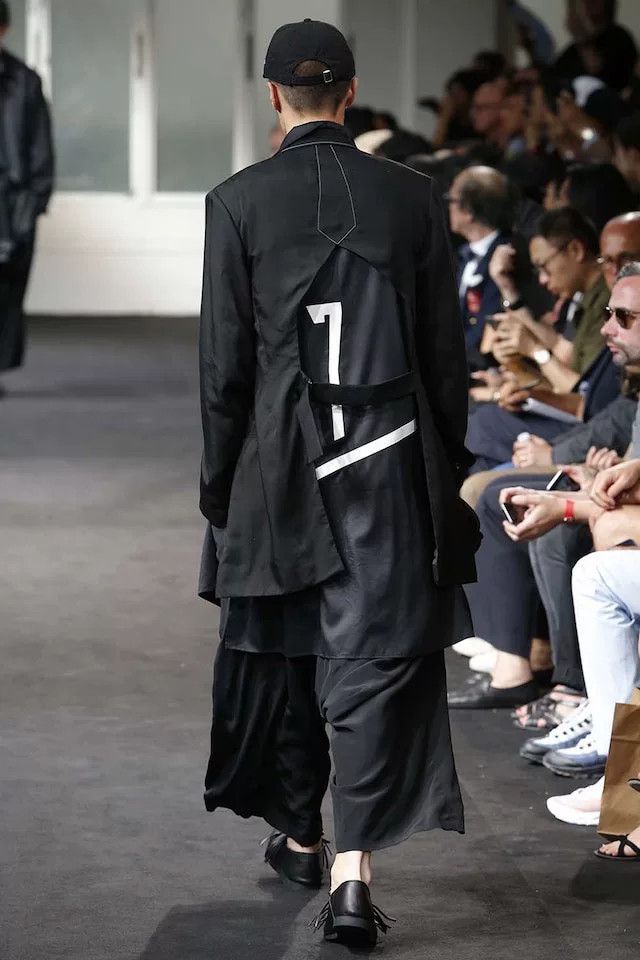 Yohji Yamamoto Yohji Yamamoto Black Cutout Suit Jacket Size US M / EU 48-50 / 2 - 6 Thumbnail