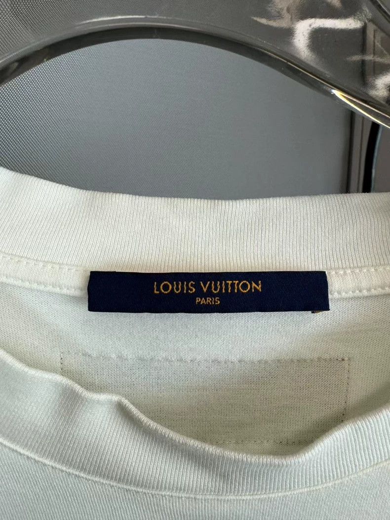 Louis Vuitton Louis Vuitton Dragon Graffiti Tee Size US L / EU 52-54 / 3 - 4 Thumbnail