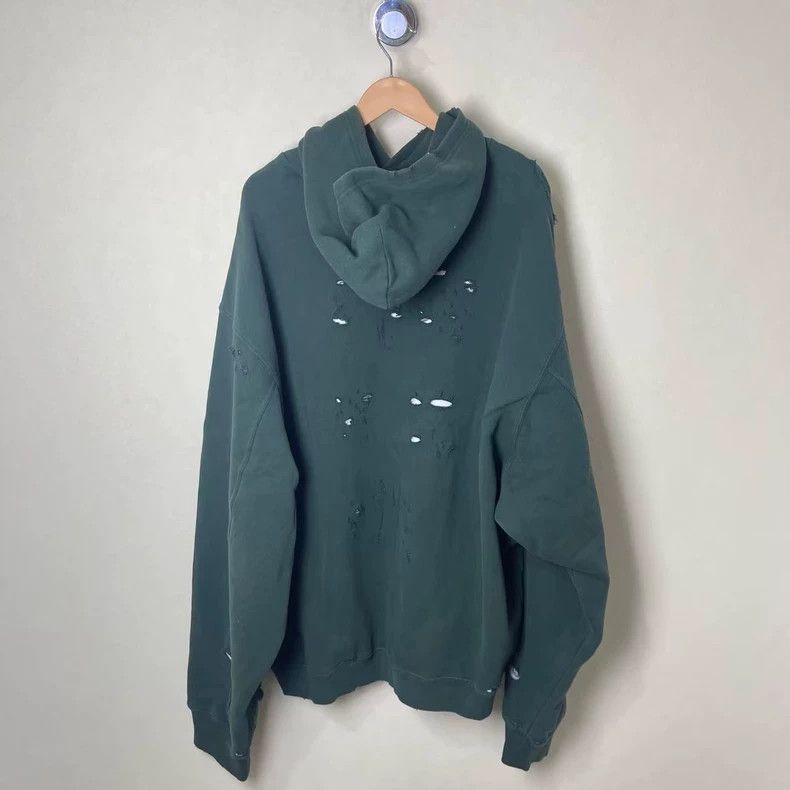 Balenciaga Balenciaga Distressed Logo Sweatshirt Size US L / EU 52-54 / 3 - 2 Thumbnail