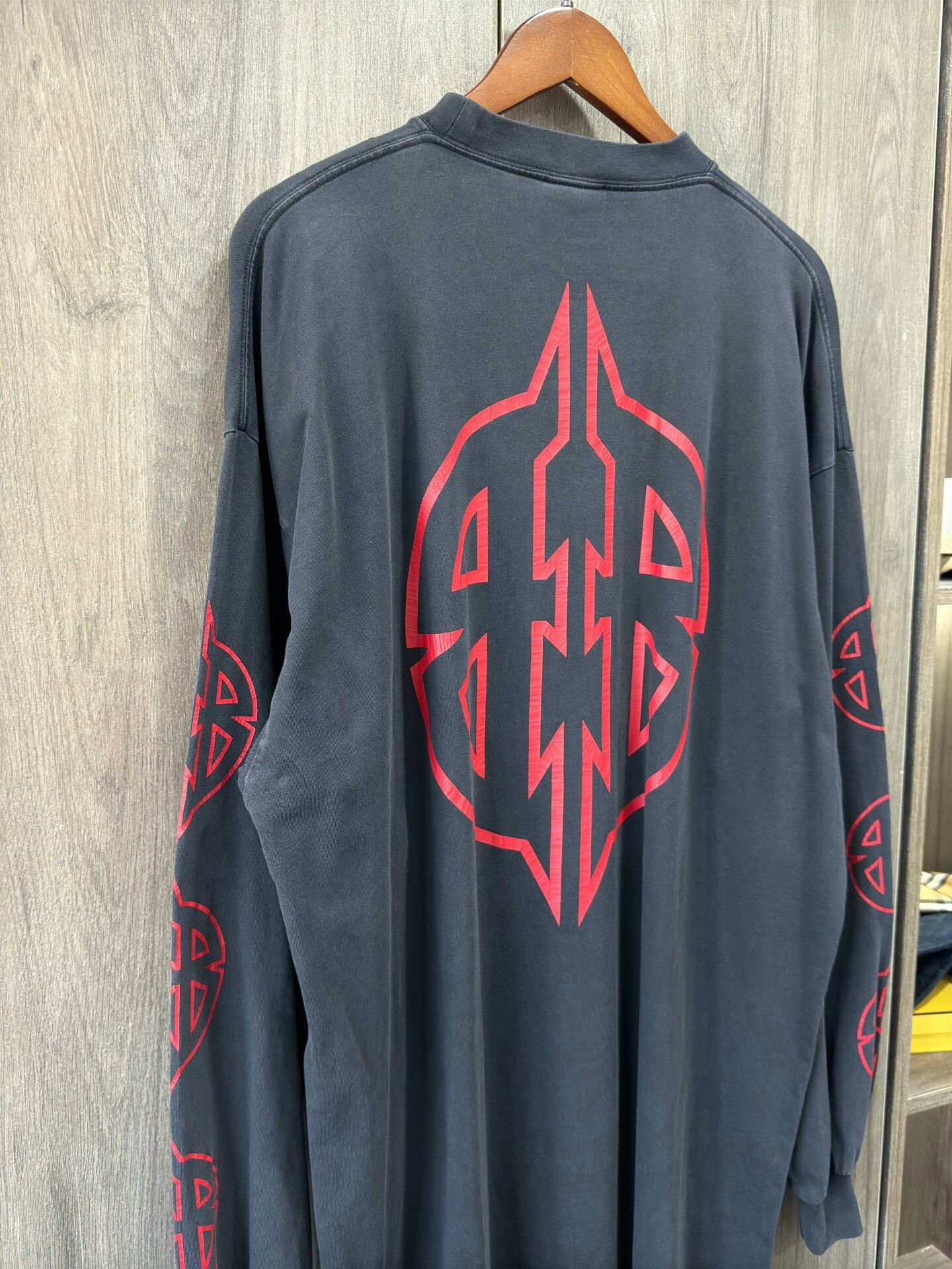 Balenciaga Balenciaga Bitcoin Distressed Longsleeve Size US S / EU 44-46 / 1 - 8 Thumbnail
