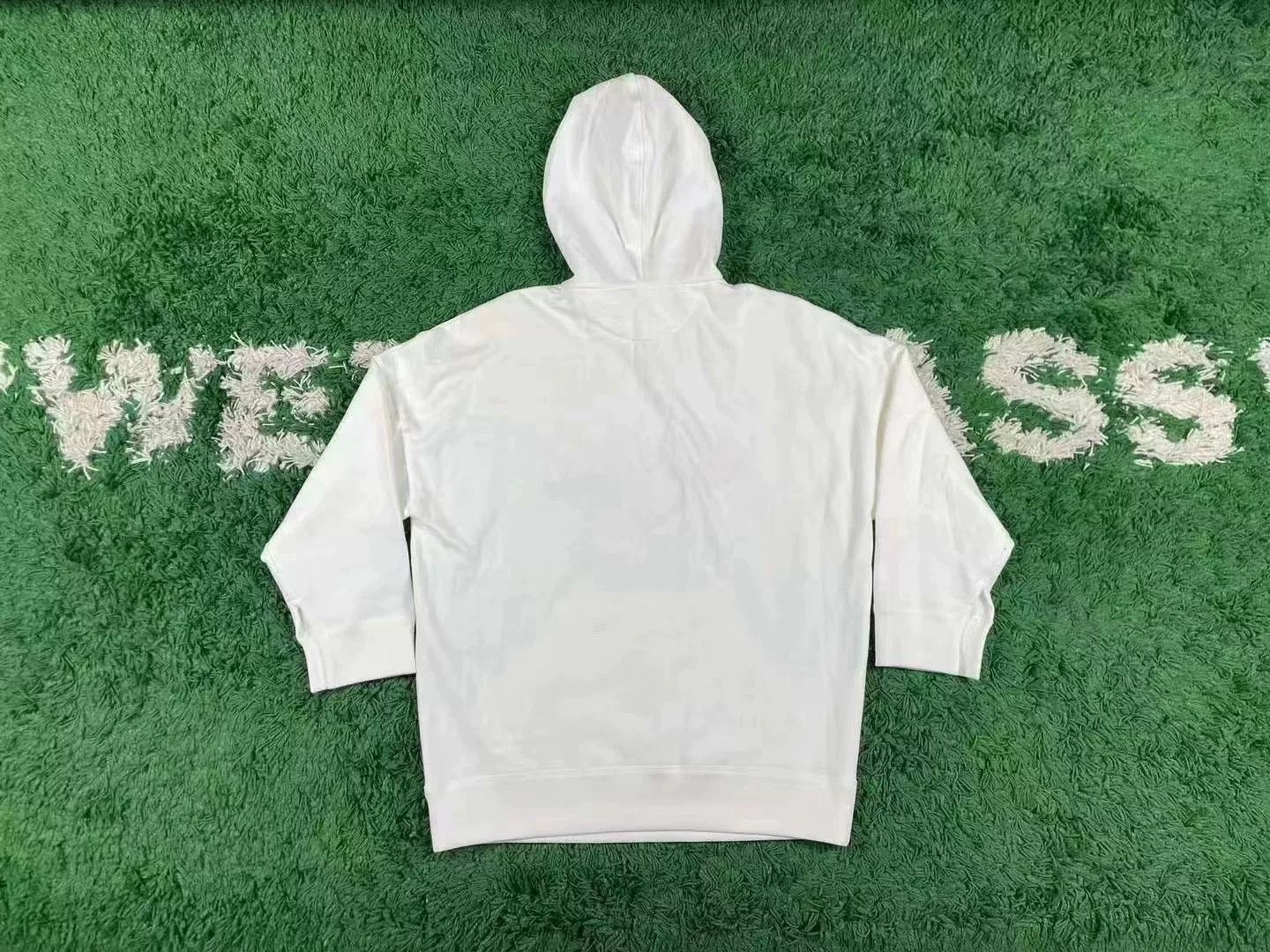 Fendi fendi rainbow logo hoodie in white Size US S / EU 44-46 / 1 - 2 Thumbnail