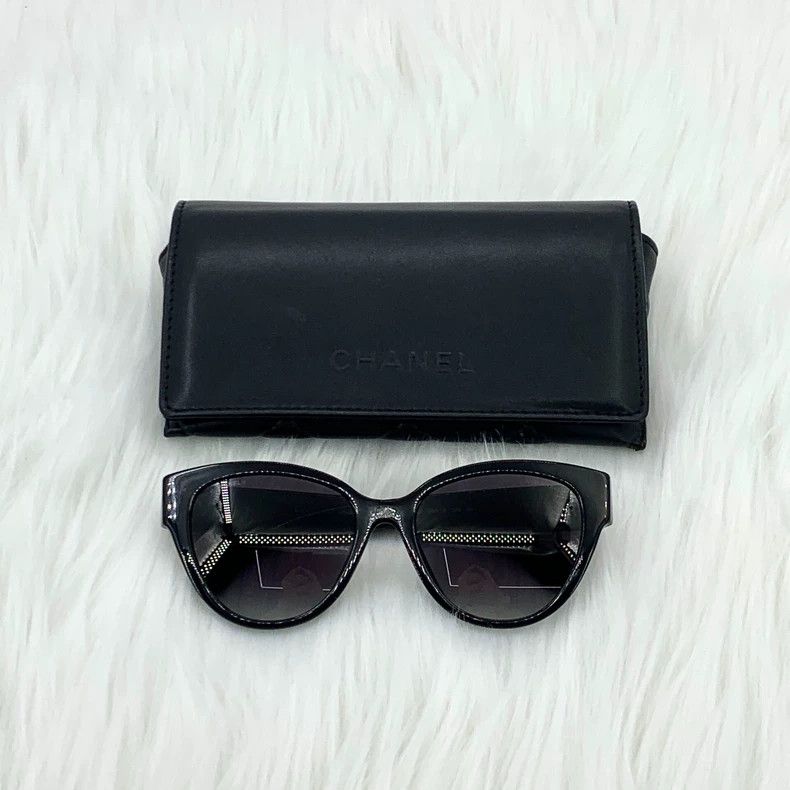 Chanel Chanel Black Camellia Pearl Sunglasses Size ONE SIZE - 9 Thumbnail