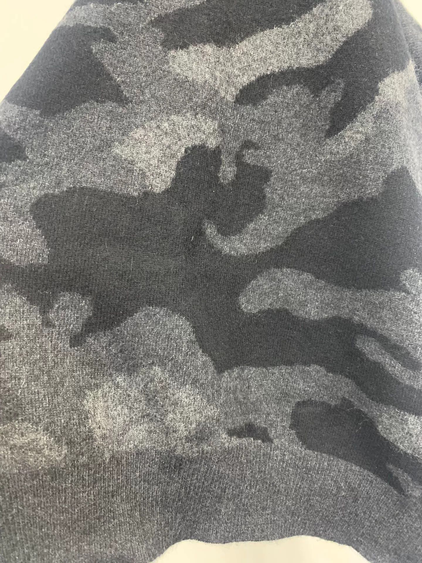 Valentino VALENTINO Camouflage Round Neck Sweater Size US S / EU 44-46 / 1 - 9 Thumbnail