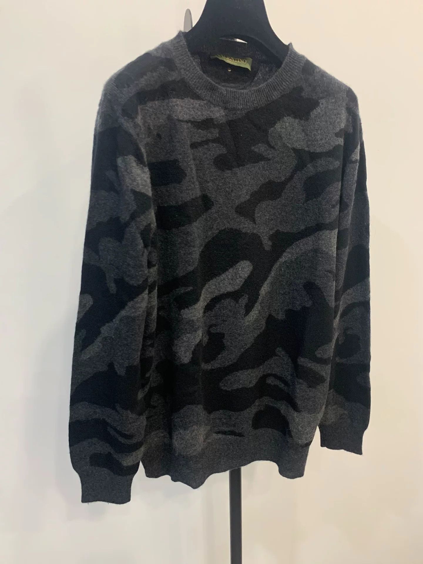 Valentino VALENTINO Camouflage Round Neck Sweater Size US S / EU 44-46 / 1 - 2 Thumbnail