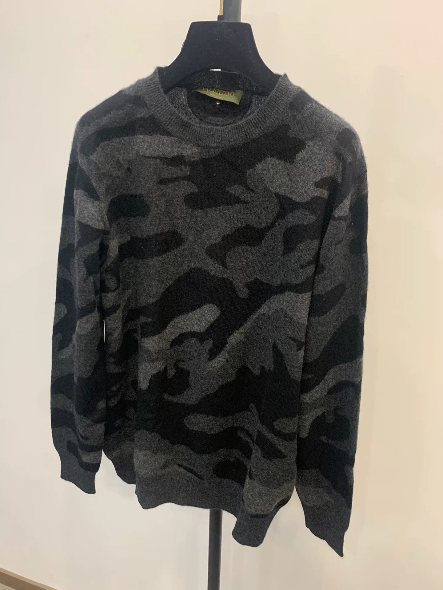 Valentino VALENTINO Camouflage Crewneck Sweater Size US S / EU 44-46 / 1 - 3 Thumbnail