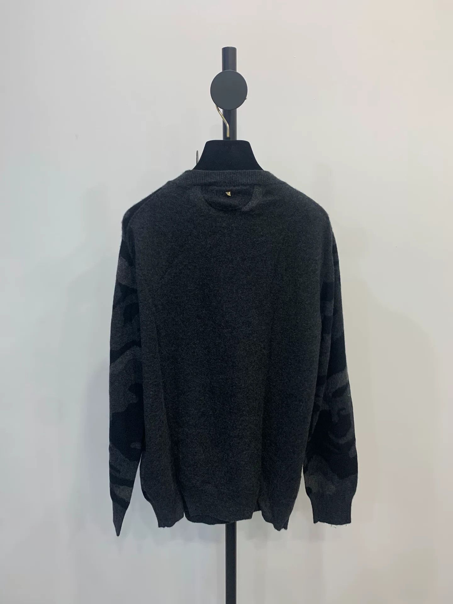 Valentino VALENTINO Camouflage Crewneck Sweater Size US S / EU 44-46 / 1 - 5 Thumbnail