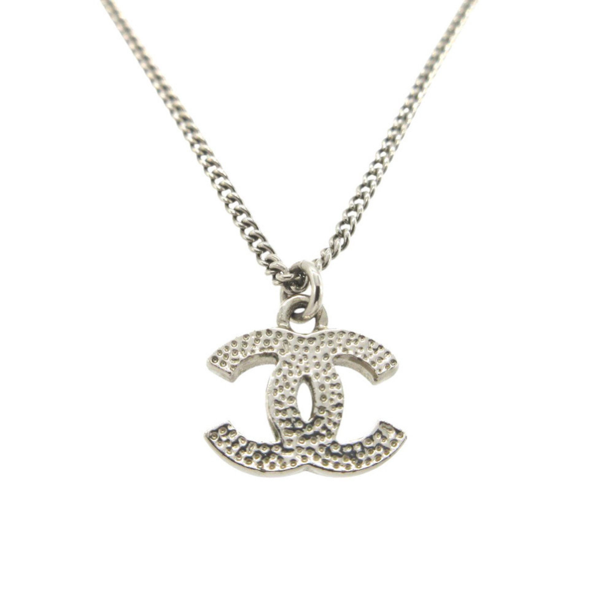 Chanel Excellent condition Chanel Coco Mark C12V necklace with metal rhinestones and silver accents, item number 0548CHANEL Size ONE SIZE - 4 Thumbnail