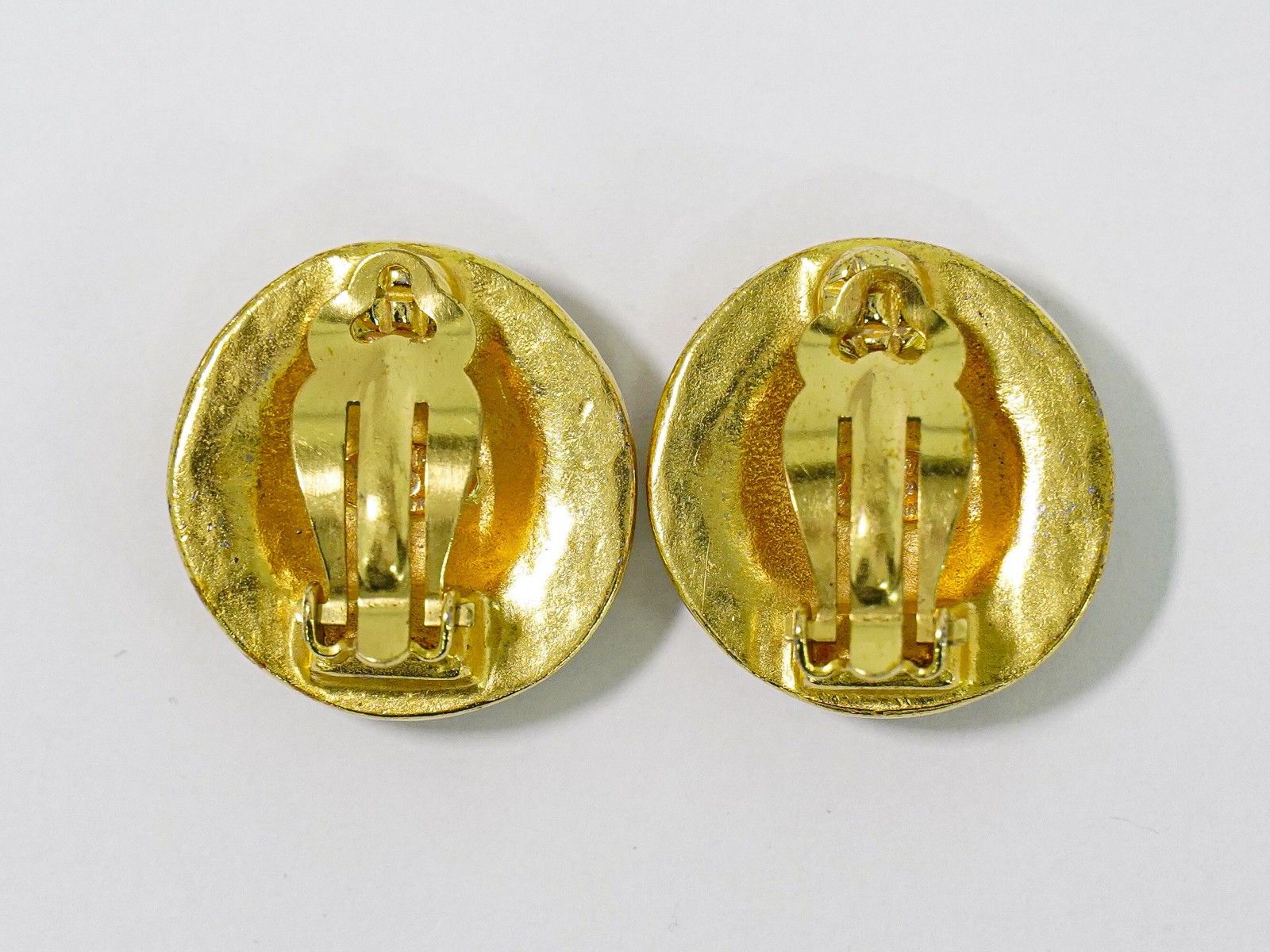 Chanel Chanel Vintage CC Round Clip-On Earrings Metal Size ONE SIZE - 2 Thumbnail