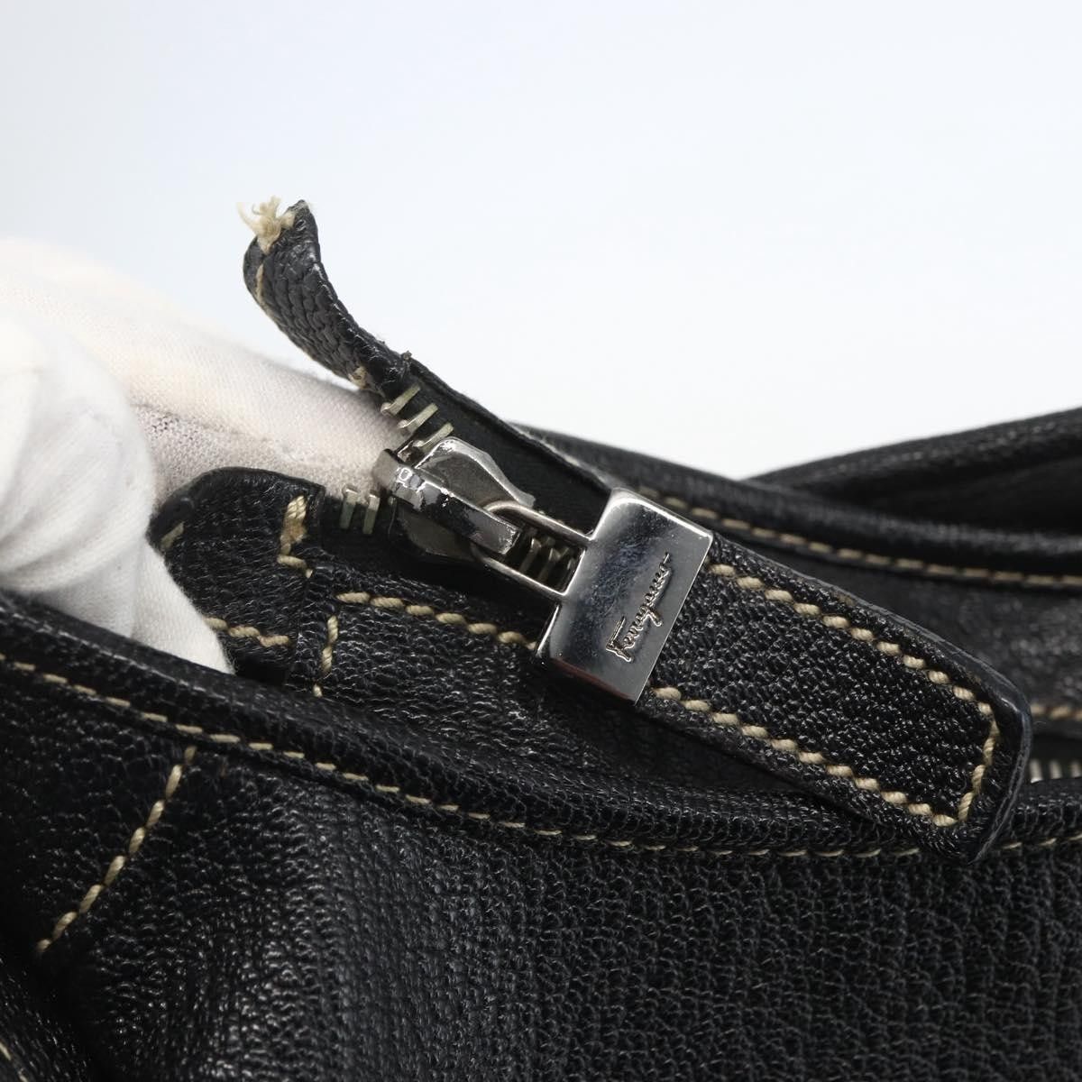 Salvatore Ferragamo Salvatore Ferragamo Vintage Shoulder Bag Leather Size ONE SIZE - 17 Thumbnail