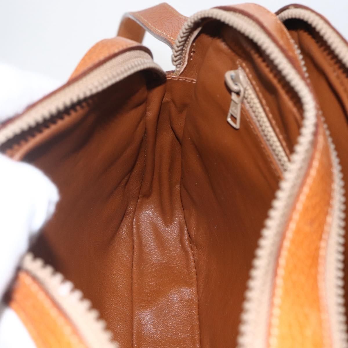 Celine Celine Vintage Shoulder Bag Leather Size ONE SIZE - 21 Thumbnail