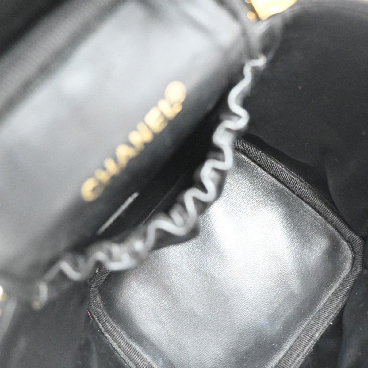 Chanel Chanel Vintage Cosmetic Case Leather Size ONE SIZE - 18 Thumbnail