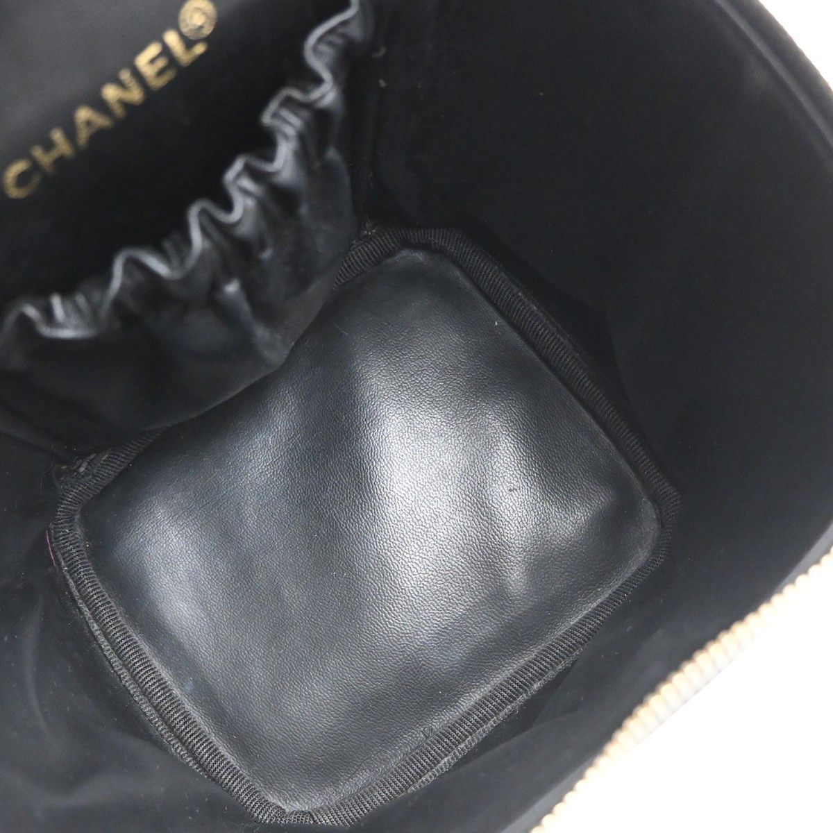 Chanel Chanel Vintage Cosmetic Case Leather Size ONE SIZE - 5 Thumbnail
