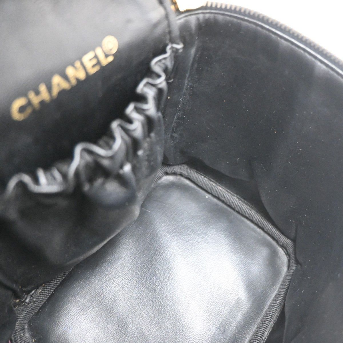 Chanel Chanel Vintage Cosmetic Case Leather Size ONE SIZE - 16 Thumbnail