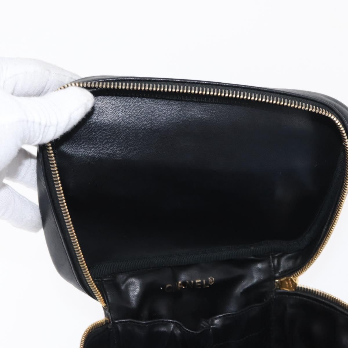 Chanel Chanel Vintage Cosmetic Case Lambskin Size ONE SIZE - 18 Thumbnail