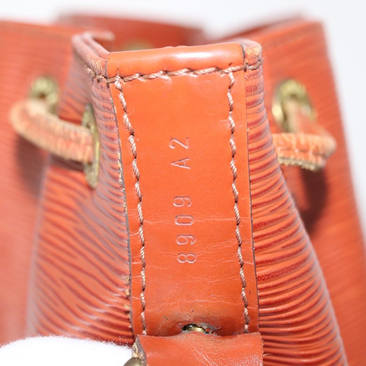 Louis Vuitton Louis Vuitton Petit Noe Handbag Epi Leather Size ONE SIZE - 6 Thumbnail