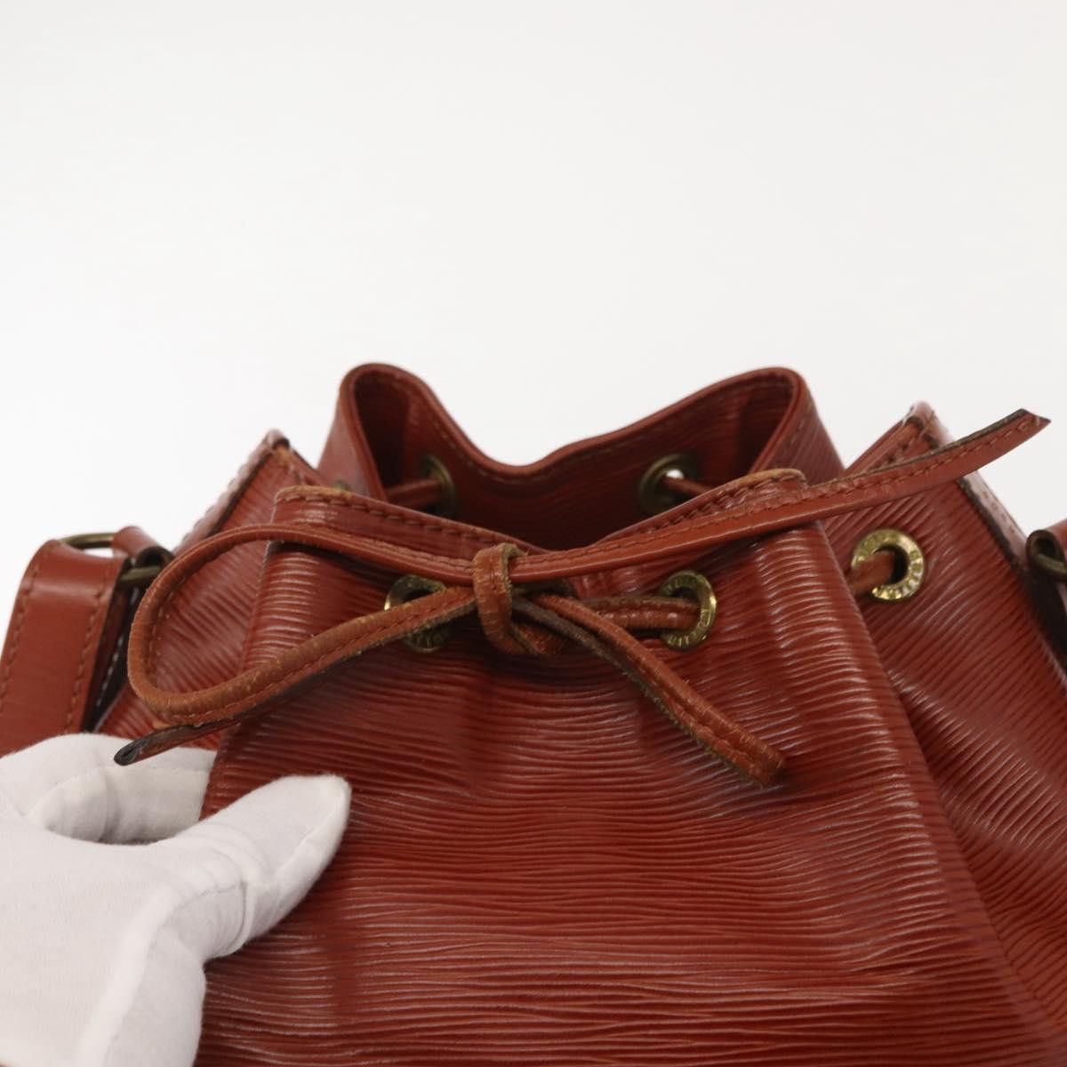 Louis Vuitton Louis Vuitton Petit Noe Handbag Epi Leather Size ONE SIZE - 19 Thumbnail