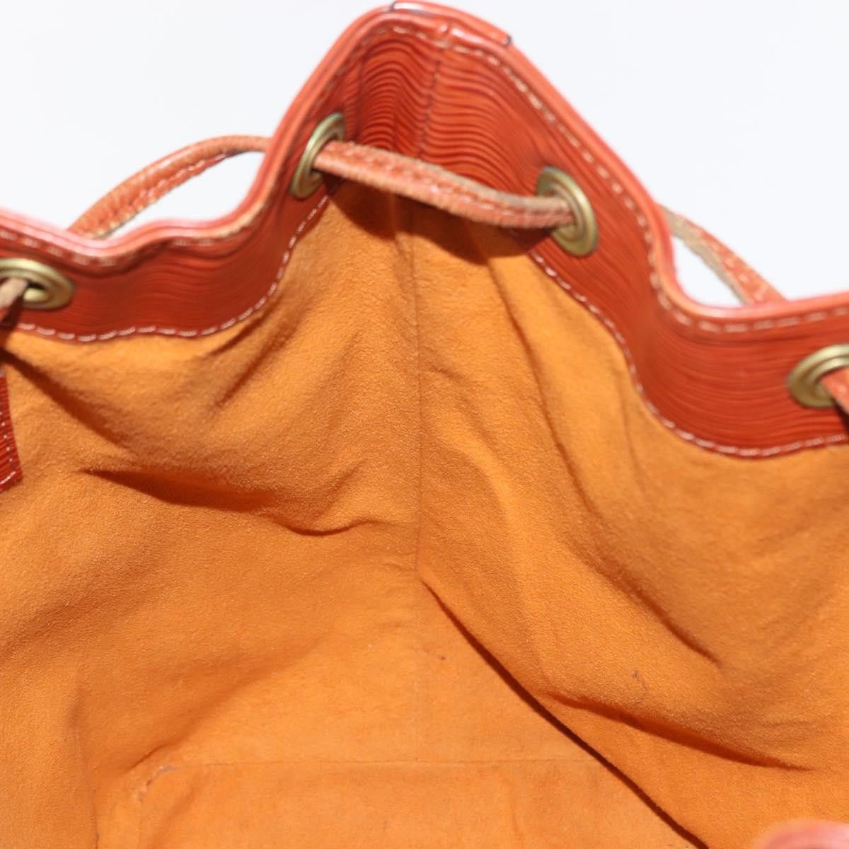 Louis Vuitton Louis Vuitton Petit Noe Handbag Epi Leather Size ONE SIZE - 20 Thumbnail