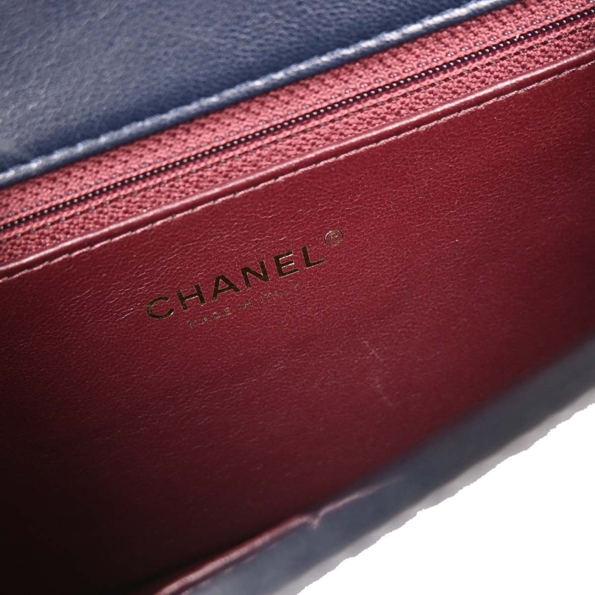 Chanel Chanel Collar and Tie Flap Bag Chevron Sheepskin Size ONE SIZE - 4 Thumbnail