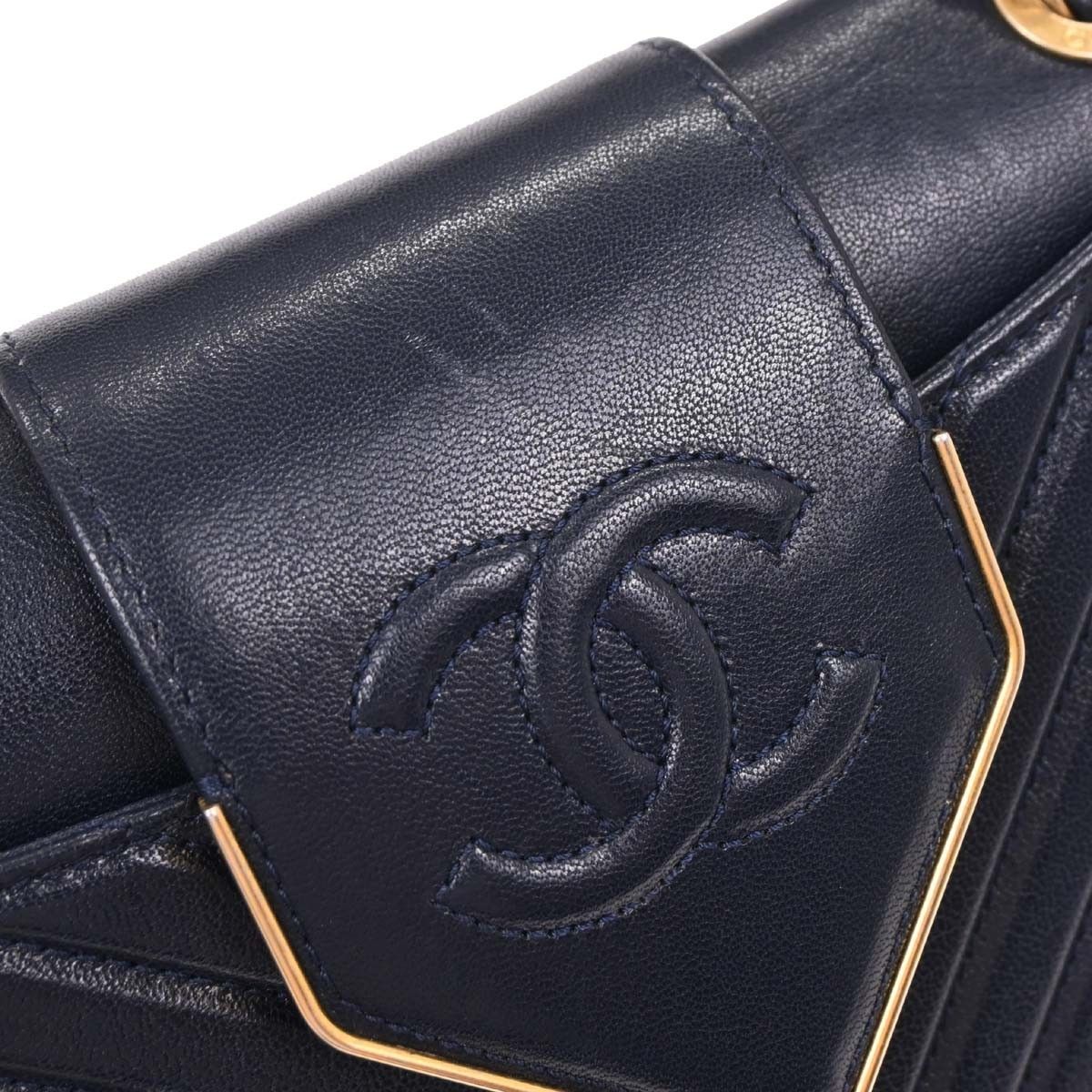 Chanel Chanel Collar and Tie Flap Bag Chevron Sheepskin Size ONE SIZE - 9 Thumbnail