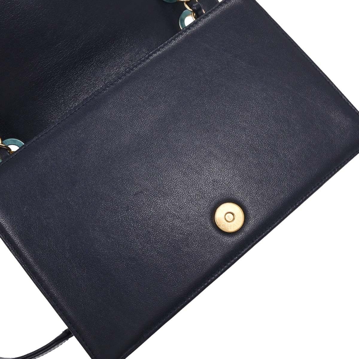 Chanel Chanel Collar and Tie Flap Bag Chevron Sheepskin Size ONE SIZE - 10 Thumbnail
