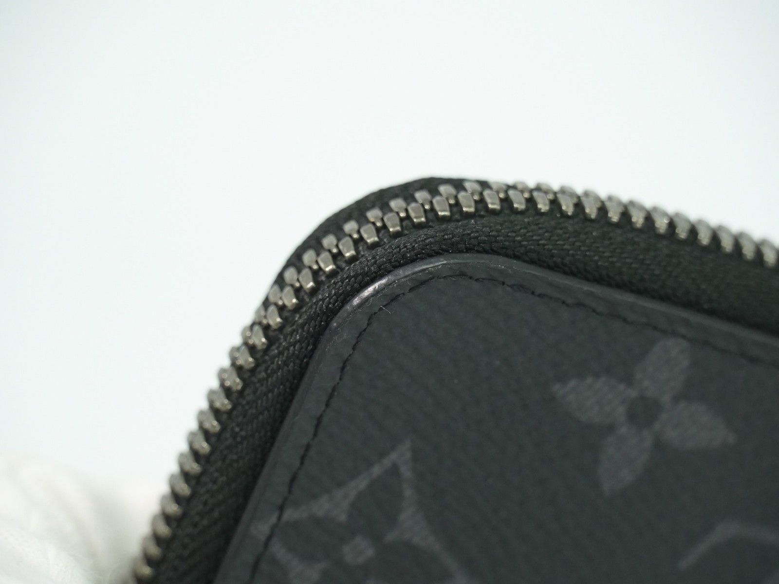 Louis Vuitton Louis Vuitton Eclipse Porte Monnaie Monogram Canvas Size ONE SIZE - 8 Thumbnail