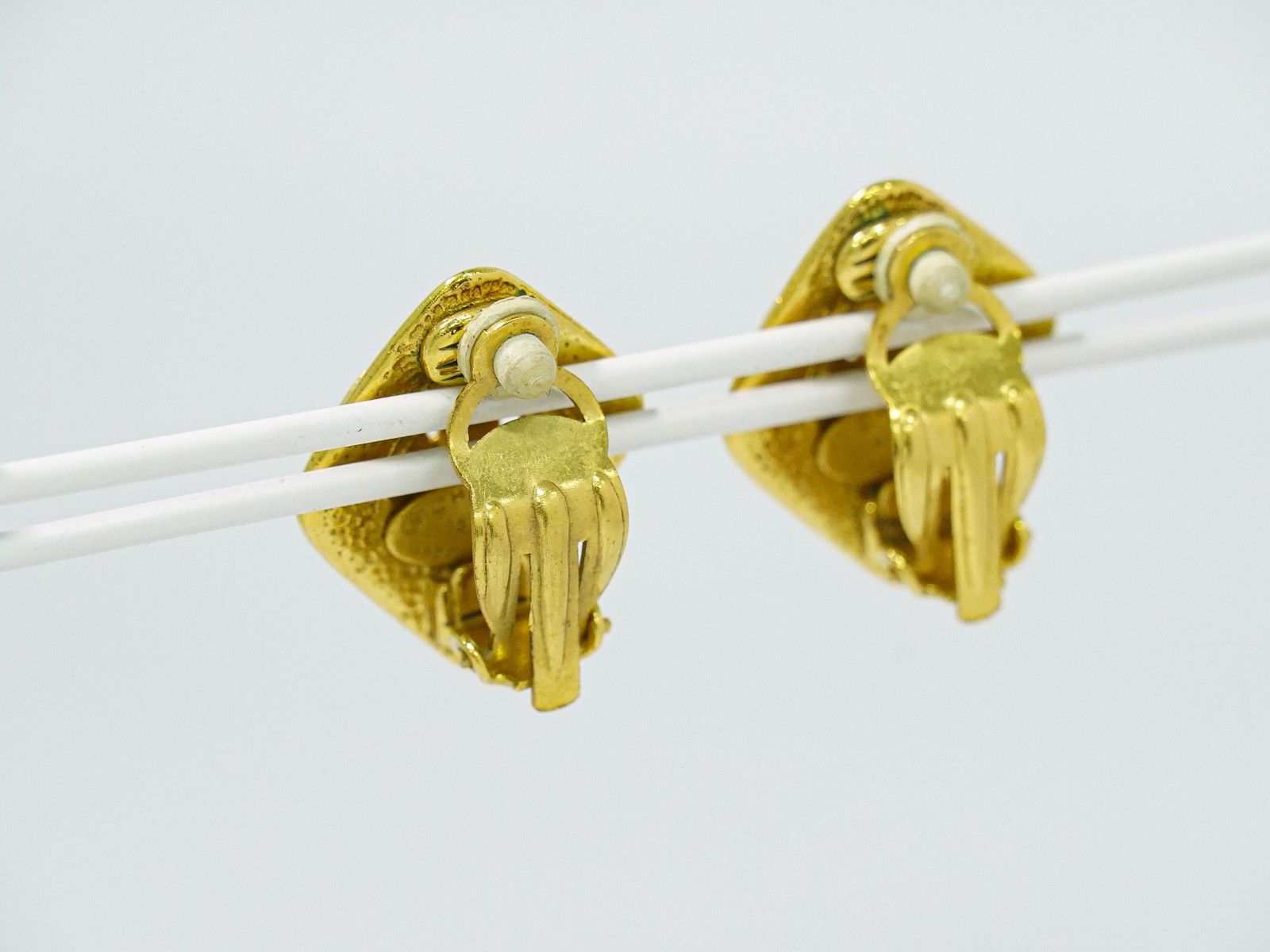 Chanel Chanel Vintage CC Diamond Shape Clips-On Earrings Gold-Plated Size ONE SIZE - 3 Thumbnail