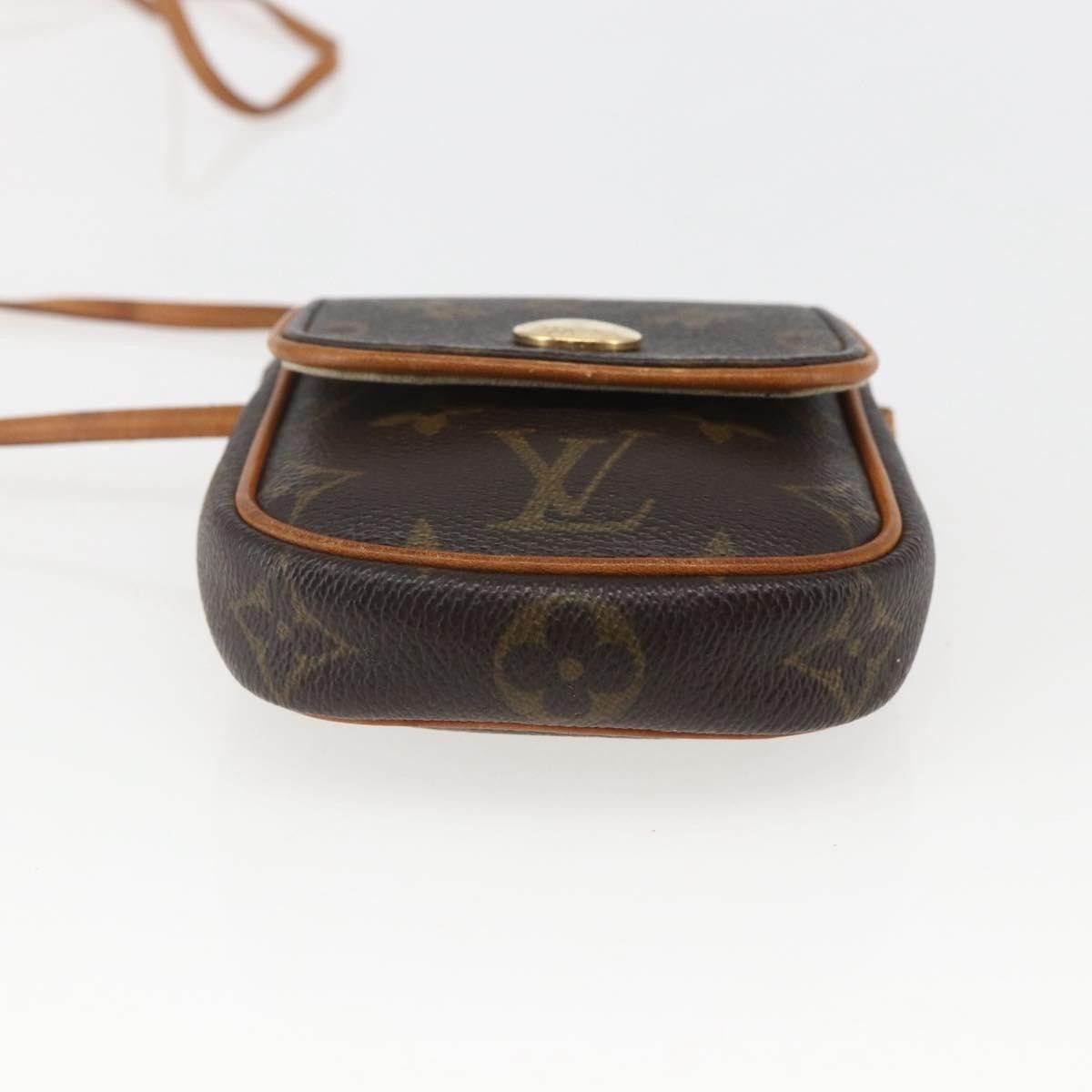 Louis Vuitton Louis Vuitton Cancun Pochette Monogram Canvas Size ONE SIZE - 14 Thumbnail