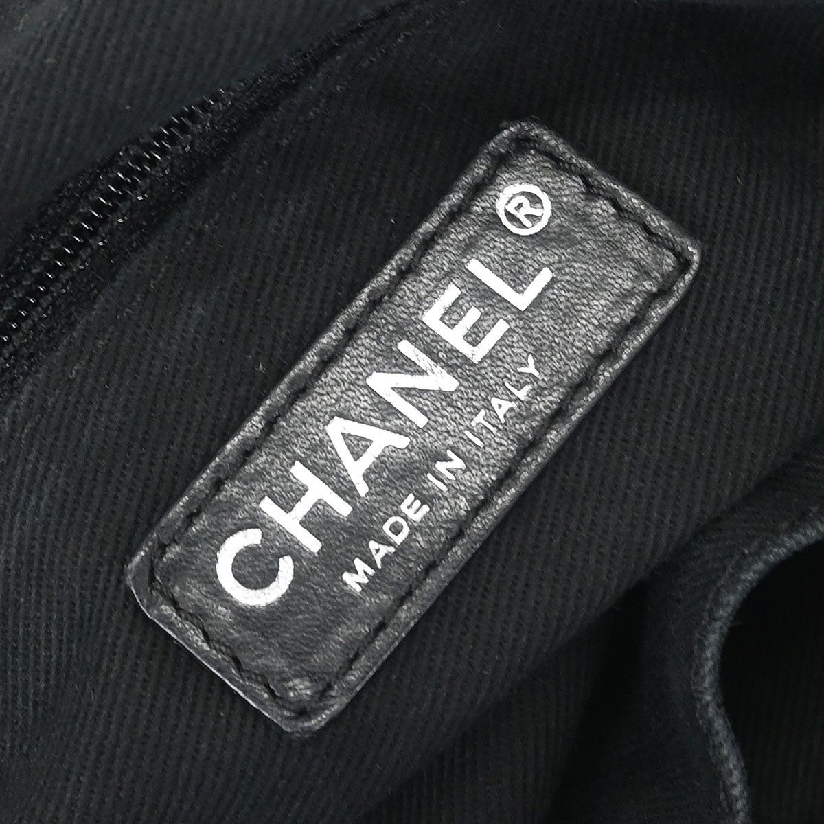 Chanel Chanel Expandable Zip Around Frame Bag Quilted Leather Size ONE SIZE - 4 Thumbnail